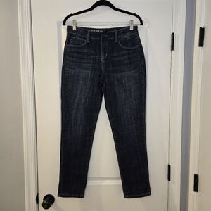 Laurie Felt Los Angeles MediumWash Mid Rise Classic Weekender Crop Jeans Size 2
